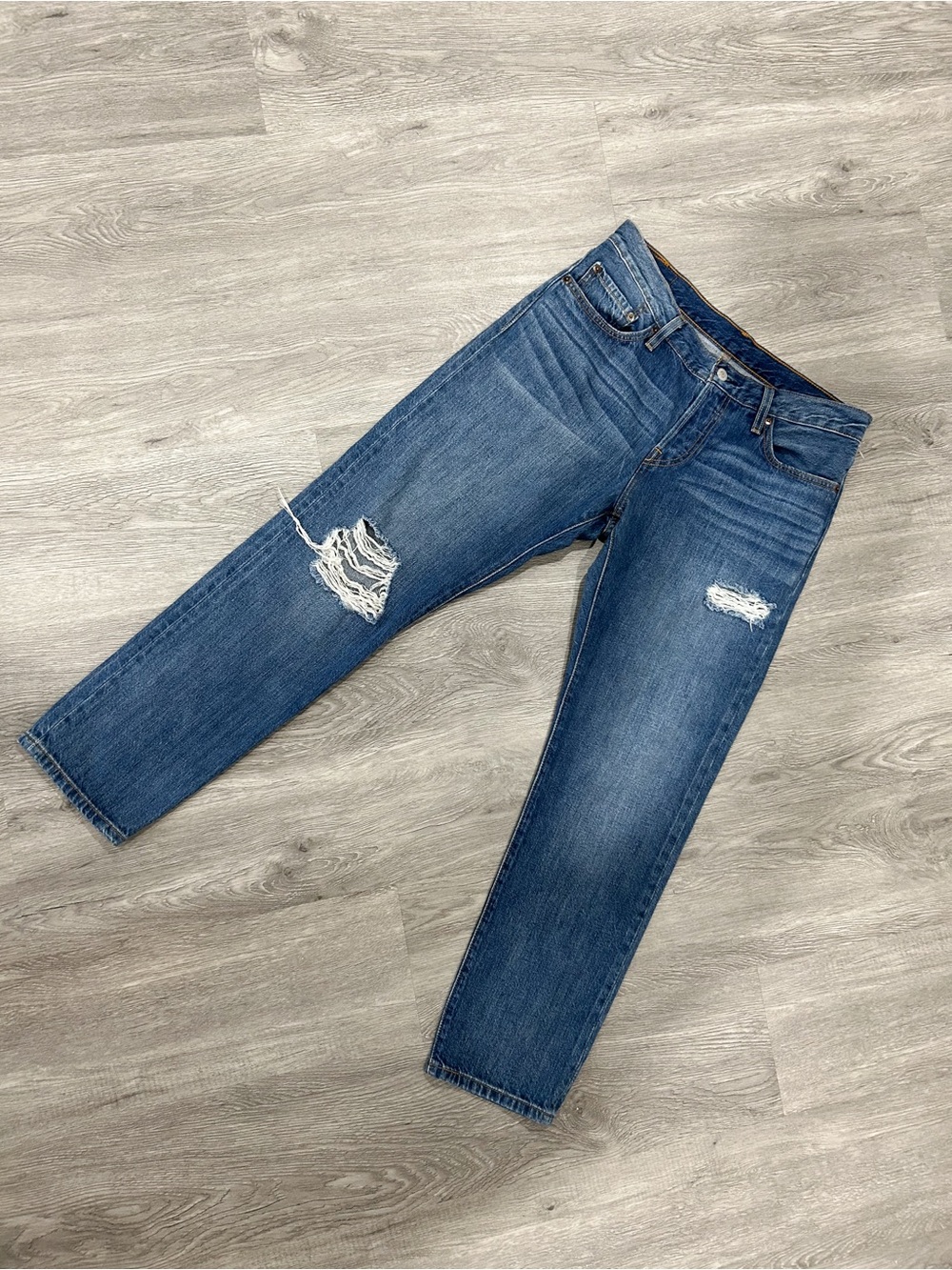Levi's unisex Blue Relaxed Distressed Jeans